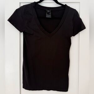 Bebe V-Neck Top | Black Stretch Bodycon Tee | Size M/L